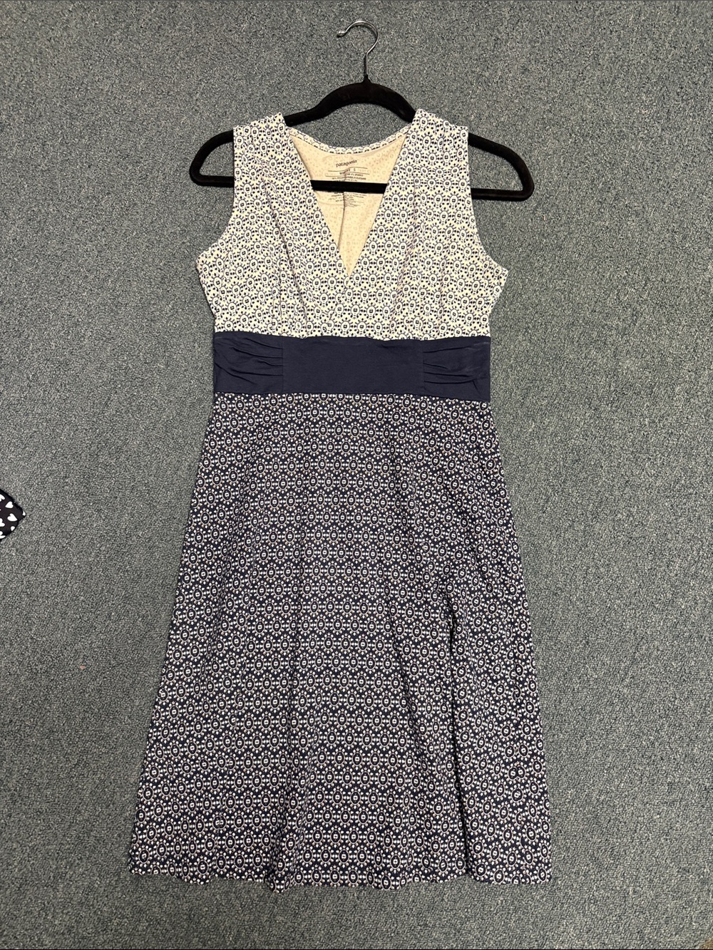 Patagonia Navy and White V-Neck Sleeveless Midi Dress